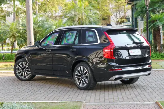 VOLVO-XC90-2020