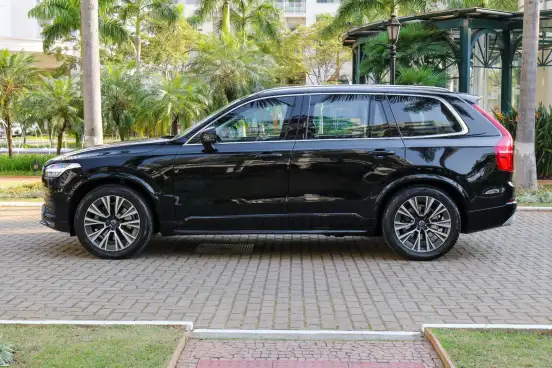 VOLVO-XC90-2020