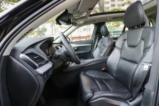 VOLVO-XC90-2020