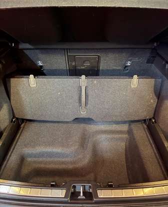 VOLVO-C40-2023