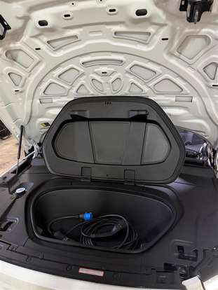 VOLVO-C40-2023