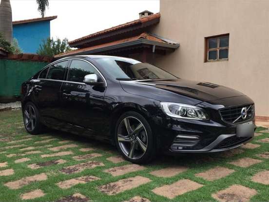 VOLVO-S60-2.0 T5 R DESIGN 16V TURBO GASOLINA 4P AUTOMÁTICO VOLVO-S60-2013