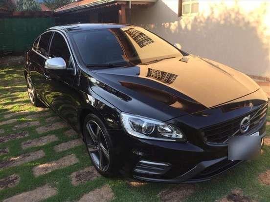 VOLVO-S60-2.0 T5 R DESIGN 16V TURBO GASOLINA 4P AUTOMÁTICO VOLVO-S60-2013