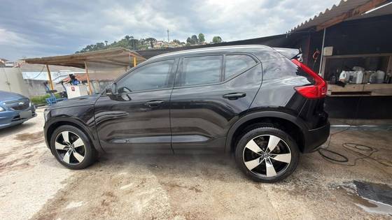 VOLVO XC40 2.0 T5 GASOLINA MOMENTUM AWD GEARTRONIC