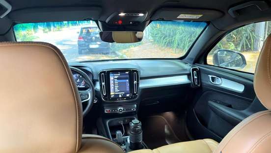 VOLVO-XC40-2.0 T5 GASOLINA MOMENTUM AWD GEARTRONIC VOLVO-XC40-2018