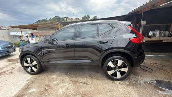 VOLVO-XC40-2.0 T5 GASOLINA MOMENTUM AWD GEARTRONIC VOLVO-XC40-2018