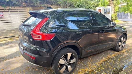 VOLVO-XC40-2.0 T5 GASOLINA MOMENTUM AWD GEARTRONIC VOLVO-XC40-2018