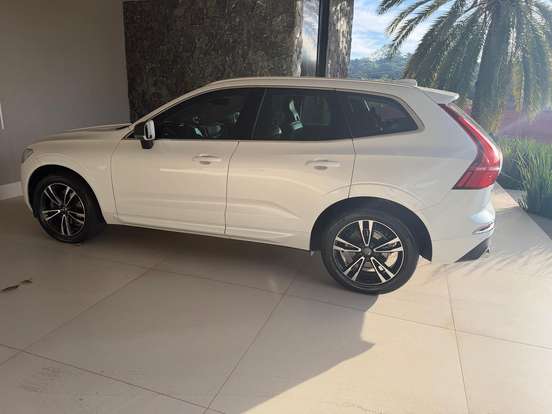 VOLVO-XC60-2019