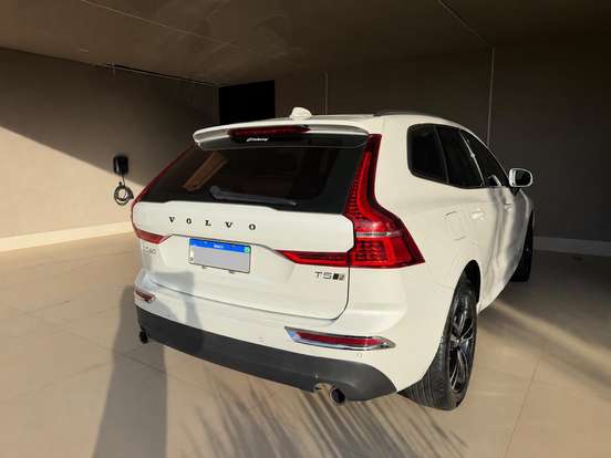 VOLVO-XC60-2019