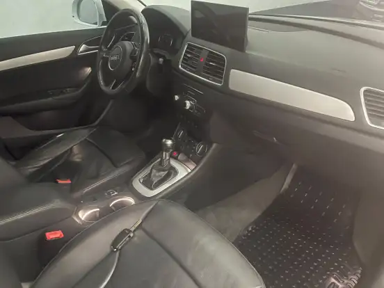AUDI-Q3-2018
