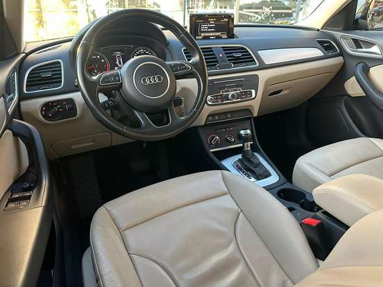 AUDI-Q3-2018