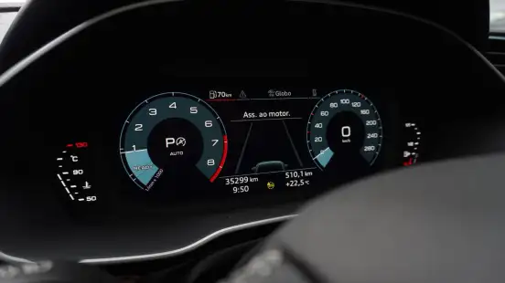 AUDI-Q3-2023