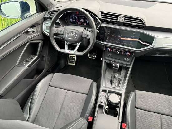 AUDI-Q3-2023