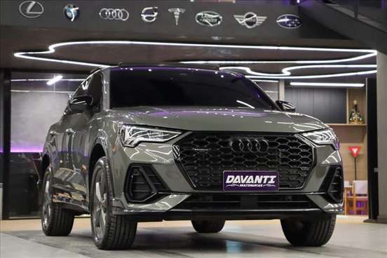 AUDI-Q3-2022