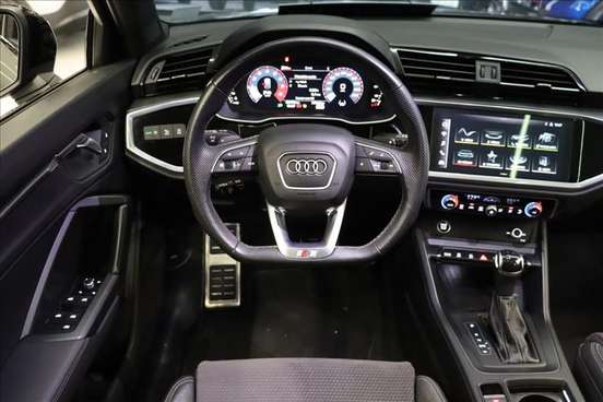 AUDI-Q3-2022