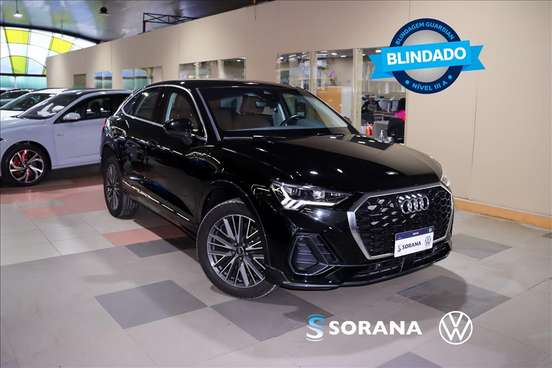 AUDI-Q3-2024