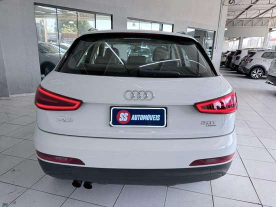 AUDI-Q3-2012