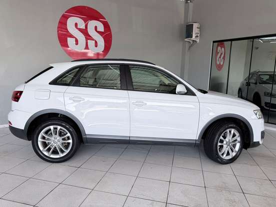 AUDI-Q3-2012