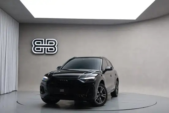 AUDI-Q5-2022