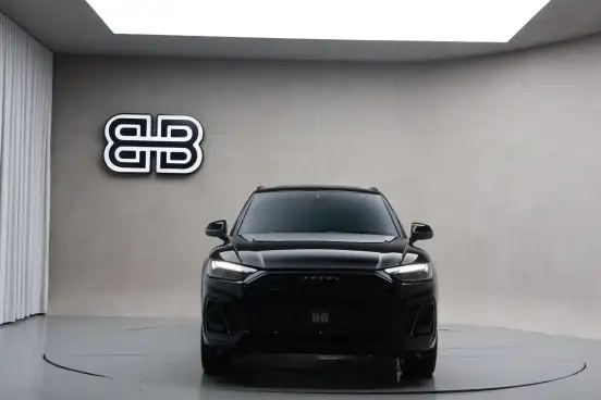 AUDI-Q5-2022