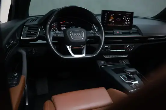 AUDI-Q5-2022
