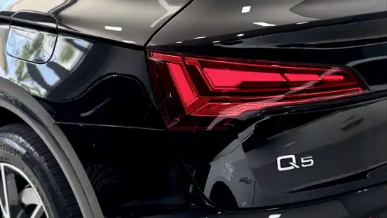 AUDI-Q5-2023