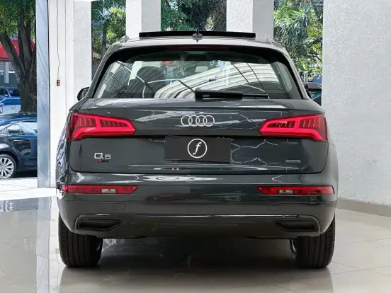 AUDI-Q5-2019