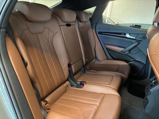AUDI-Q5-2021