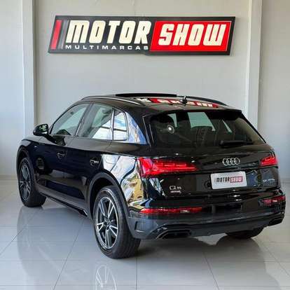 AUDI-Q5-2022