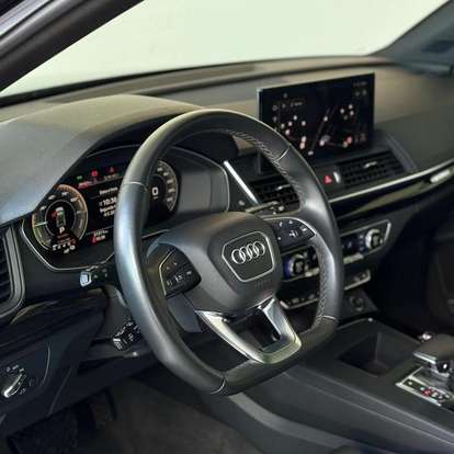 AUDI-Q5-2022