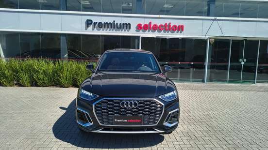 AUDI-Q5-2022