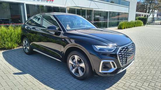 AUDI-Q5-2022