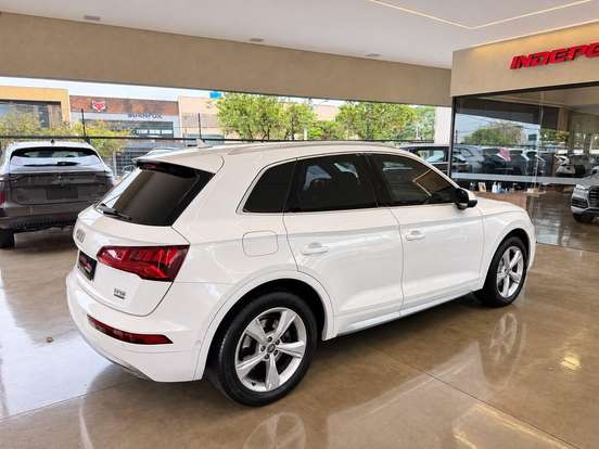 AUDI-Q5-2018