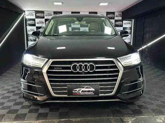 AUDI-Q7-2015