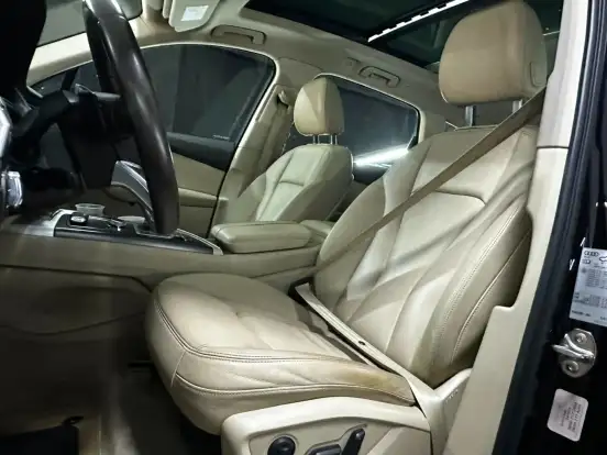 AUDI-Q7-2015