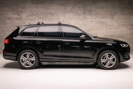 AUDI-Q7-2019