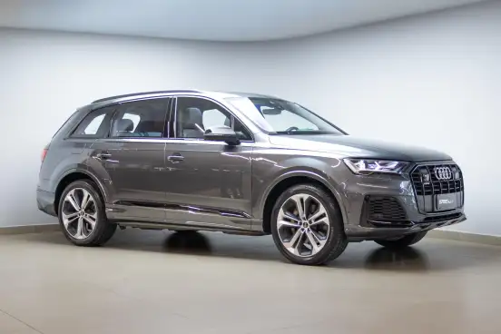 AUDI-Q7-2022