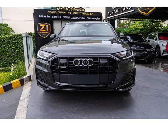 AUDI-Q7-2022