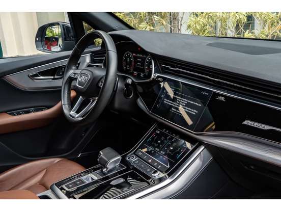 AUDI-Q7-2022
