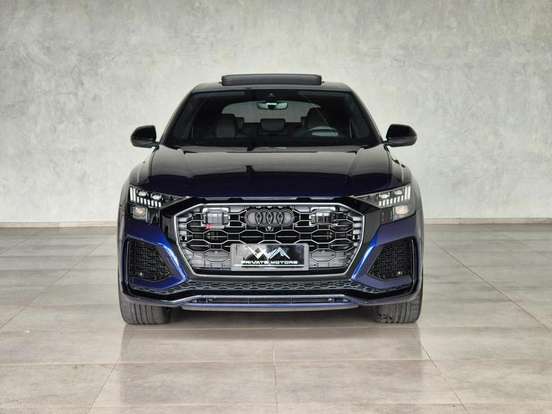 AUDI-RS Q8-2023