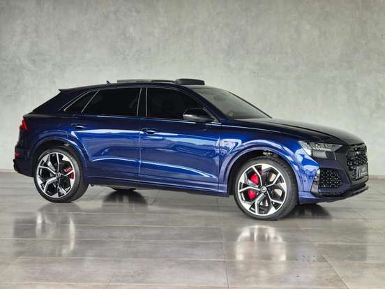 AUDI-RS Q8-2023