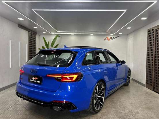 AUDI-RS4-2018