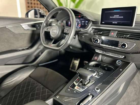 AUDI-RS4-2018