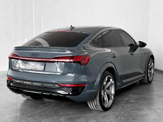 AUDI-SQ8 E-TRON-2023
