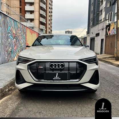 AUDI-E-TRON-2021