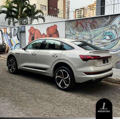 AUDI-E-TRON-2021