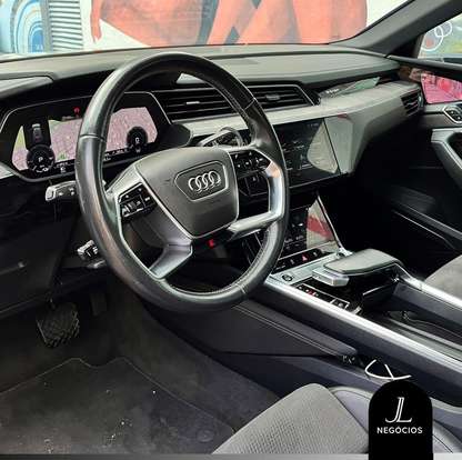 AUDI-E-TRON-2021