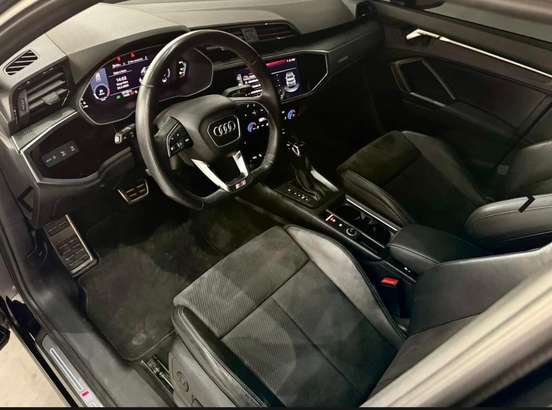 AUDI-Q3-2022