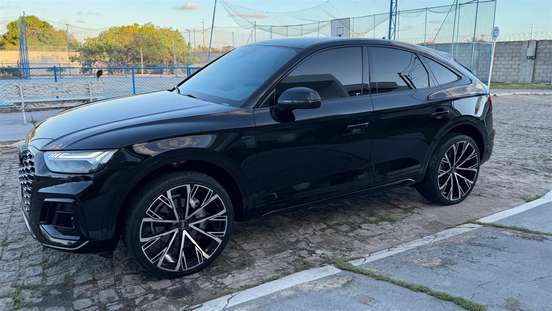 AUDI-Q5-2021