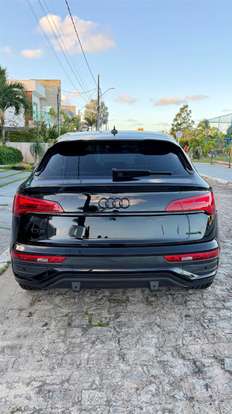 AUDI-Q5-2021